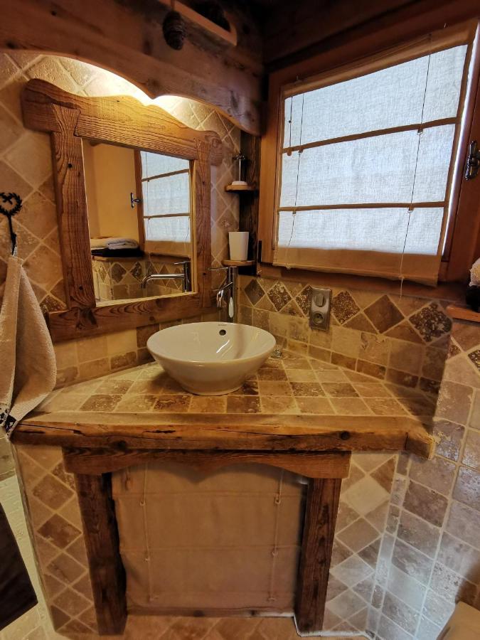 Petit Chalet Individuel De Caractere メジェーヴ エクステリア 写真